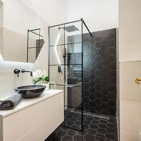 Bpr Kyanit Design With A/c * Budapest
